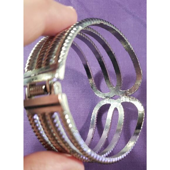 Silver Tone Metal Hinged Clamper Bracelet Wide Open Textured Design - Picture 10 of 12